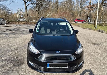 Ford Grand C-Max 1,5 EcoBoost 110kW Titanium Titanium