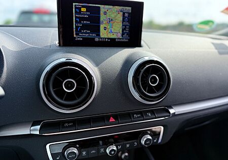 Audi A3 Sportback attraction/PDC/NAVI/I HAND