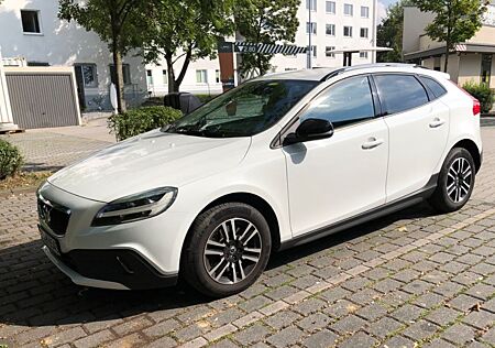 Volvo V90 Cross Country V40 Cross Country D2 Geartronic Momentum Mom...