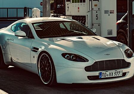 Aston Martin V8 Vantage 4.3l - manual