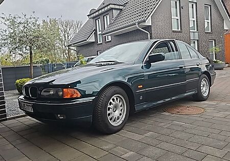 BMW 528i
