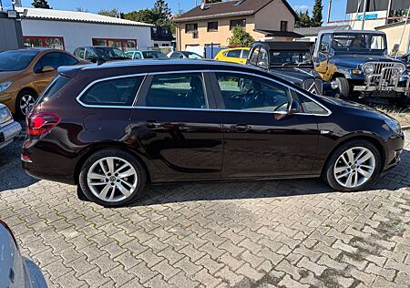 Opel Astra J Sports Tourer Exklusiv,Standhzg.Navi,