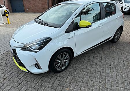Toyota Yaris Hybrid Team D