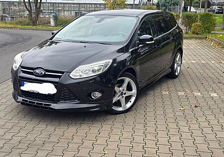 Ford Focus Turnier Titanium 125PS - TÜV NEU