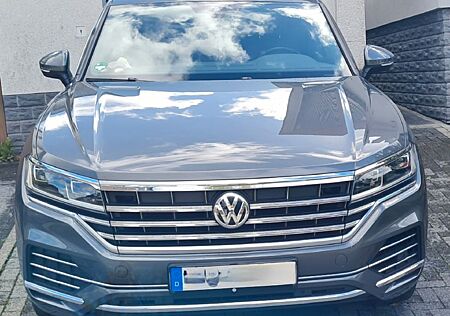 VW Touareg Volkswagen 3.0 V6 TDI 210kW 4MOTION Tiptronic -