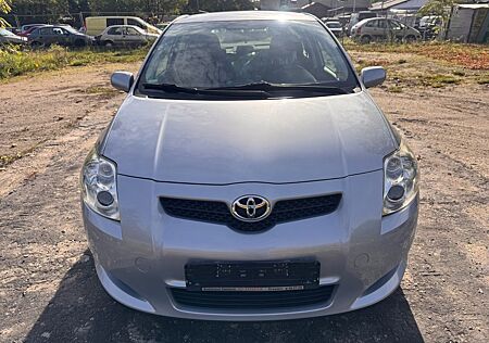 Toyota Auris Life