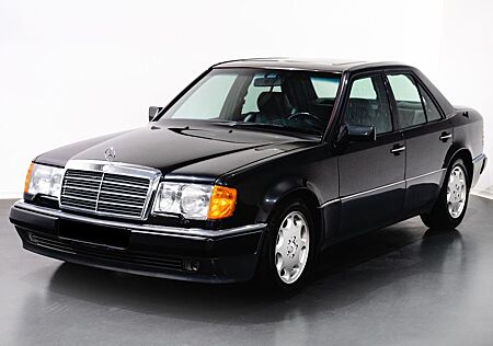 Mercedes-Benz E 500 Mercedes 500E nur 52000 km TÜV neu H-Kennzeichen