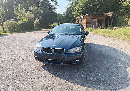 BMW 320d Touring -shz,AHK,T-LED, SP-SZ