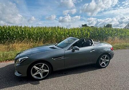 Mercedes-Benz SLC 200 -