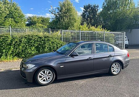 BMW 325i Automatik 2,5l / 218PS 6 Zylinder