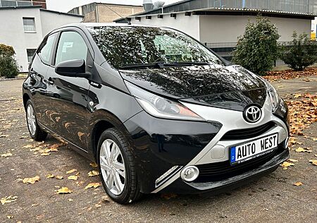 Toyota Aygo (X) Aygo -play Team D*1 Hand*Tüv & Au NEU*