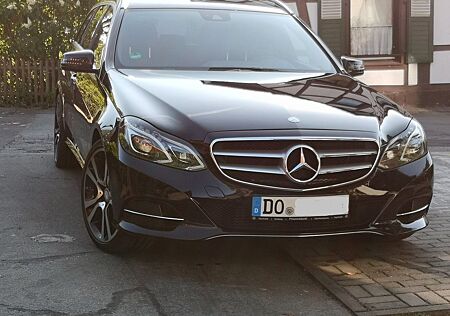 Mercedes-Benz E 200 T AVANTGARDE AHK Harman Kardon LED NR