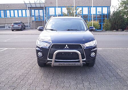 Mitsubishi Outlander 35 Jahre 4WD AUTOMATIK Bi-Xenon Kamera