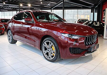 Maserati Levante SQ4 GranLusso ACC/Pano/B&W