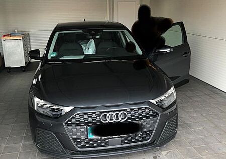 Audi A1 gebraucht kaufen Audi A1 30 TFSI Sportback 8fach bereift