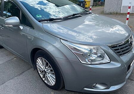 Toyota Avensis Combi Edition 2.2 D-4D Automatik Edition