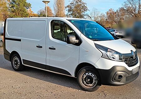 Renault Trafic mit neuer Rückfahrkamera