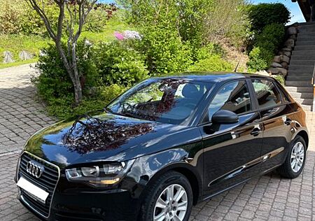 Audi A1 1.6 TDI Sportback. 4Türer, Klimaautomatik