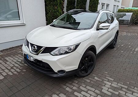 Nissan Qashqai gebraucht kaufen Nissan Qashqai 1.6 dCi N-CONNECTA AKH Pano 360