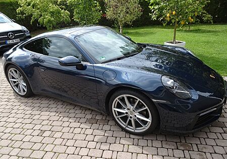 Porsche 992 C4 Coupe PDK/original 27.000 km/ACC/Panorama