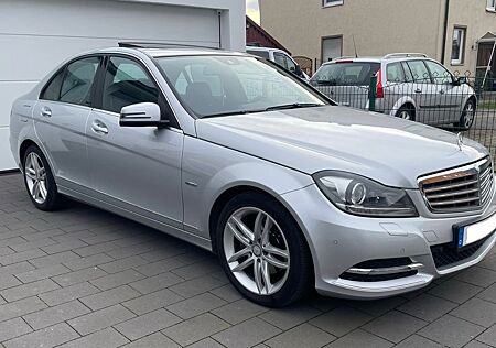 Mercedes-Benz C 200 Mercedes C200 CGI BlueEFFICIENCY Autom. - 7G