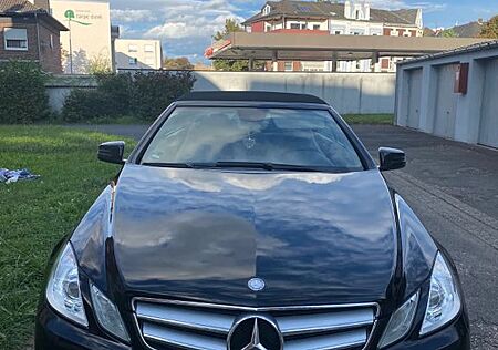 Mercedes-Benz E 200 Cabriolet CGI BlueEFF. AVANTGARD...