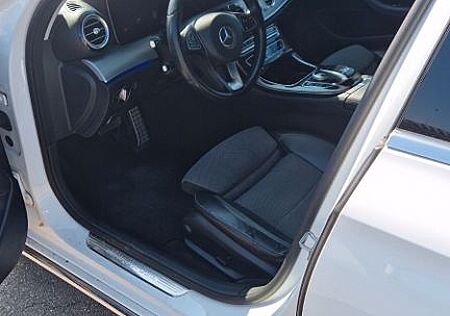 Mercedes-Benz E 220 d Autom. -