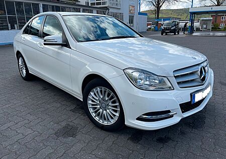 Mercedes-Benz C 180 BlueEFFICIENCY CGI - Automatic - Navi