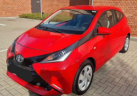 Toyota Aygo (X) Aygo (X) 1,0-l-VVT-i x-play Klima WR 1.Hand