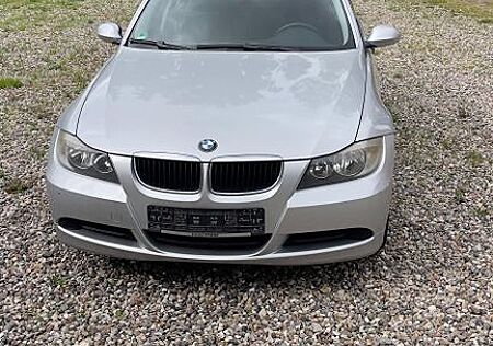 BMW 320i 2 Hand Komplett Scheckheft gepflegt