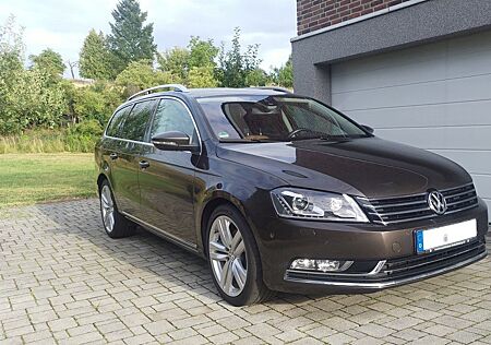 VW Passat Variant Volkswagen 2.0 TSI DSG Highline Variant ...