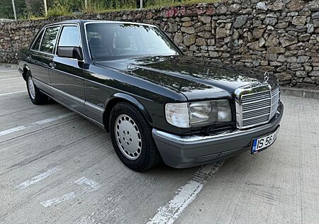 Mercedes-Benz 560SEL (W126) Historic Vehicle