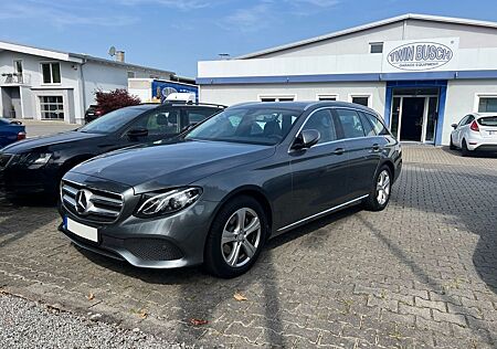 Mercedes-Benz E 220 E 220d T-Modell | AHK | Schiebedach