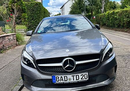 Mercedes-Benz A 180 -