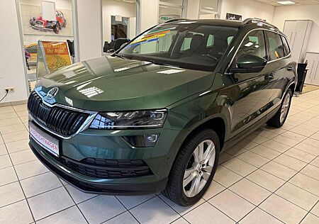 Skoda Karoq gebraucht kaufen Skoda Karoq Style 4x4 / AHK/ALLRAD/LED/KAMERA/LEDER