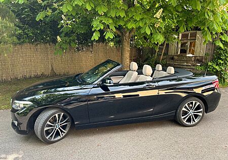 BMW 220i Steptronic Cabrio Luxury Line