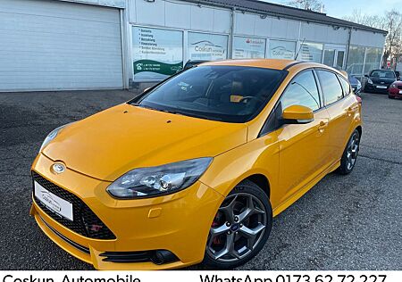 Ford Focus 2,0 ST Leder-Sport-Paket*Recaro*Navi*SHZ*