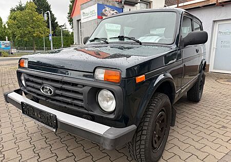 Lada Niva AHK Dotz Radio