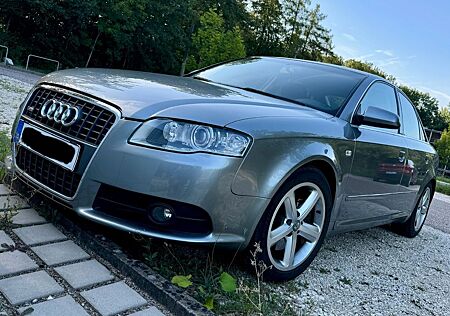 Audi A4 2.0 T FSI -