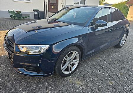 Audi A3 Limousine 35 TFSI sport Kosmosblau ServiceNeu