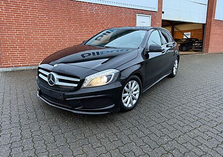 Mercedes-Benz A 180 AMG-Line, SUNROOF, XENON