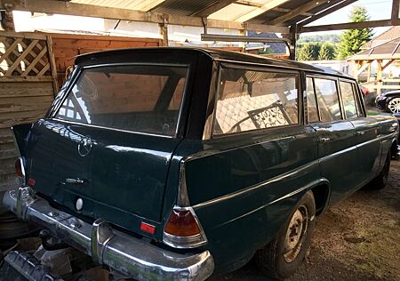Mercedes-Benz 200 IMA Universal W110
