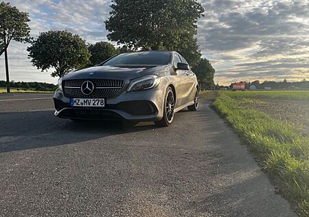 Mercedes-Benz A 180 AMG Line AMG Line