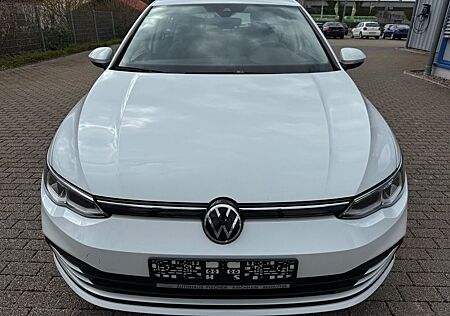 VW Golf Volkswagen VIII 2.0 TDI LIFE AHK LED ACC NAVI PDC