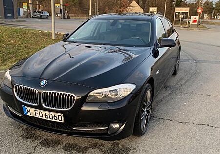 BMW 525d xDrive - NaviPROF.
