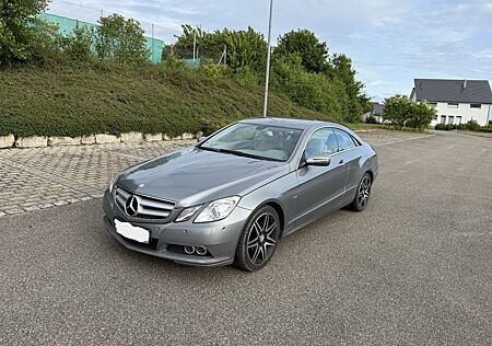 Mercedes-Benz E 250 Coupé CGI