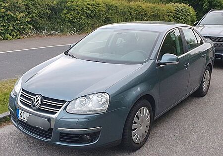 VW Jetta Volkswagen 1.6 FSI Comfortline, Tüv bis 05.2027
