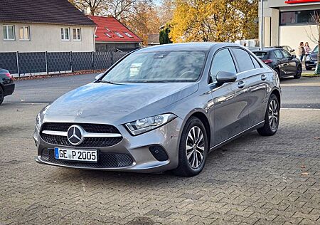 Mercedes-Benz A 180 d 2.0D