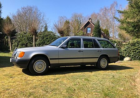 Mercedes-Benz 300 TE 4 Matic Allrad W124 im ERSTLACK !!!