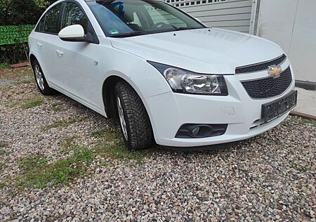 Chevrolet Cruze 2.0 Diesel, Automatik, Schiebedach, Klima